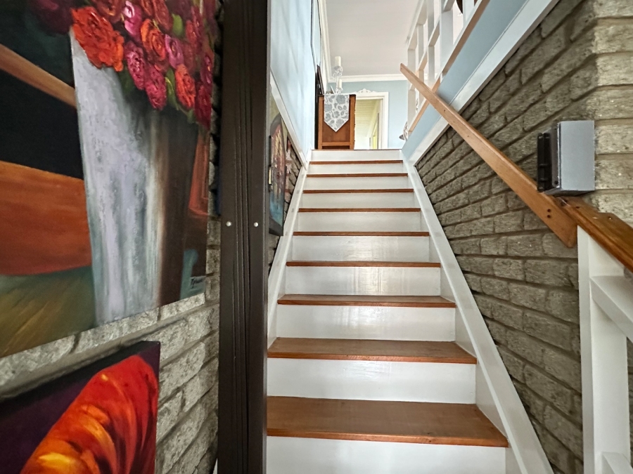4 Bedroom Property for Sale in Hartenbos Heuwels Western Cape